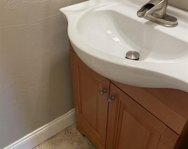 410 Lloyd St - Photo Thumbnail 11