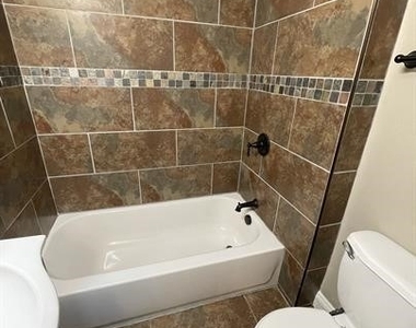 410 Lloyd St - Photo Thumbnail 10