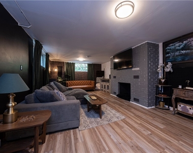 109 Oak Ridge Drive - Photo Thumbnail 13