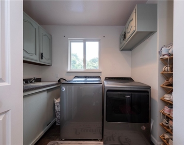 109 Oak Ridge Drive - Photo Thumbnail 7