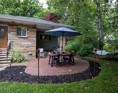 109 Oak Ridge Drive - Photo Thumbnail 2