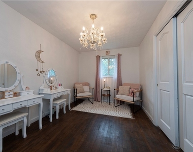109 Oak Ridge Drive - Photo Thumbnail 10