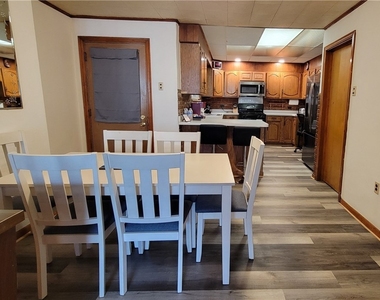 4927 Butler St - Photo Thumbnail 6