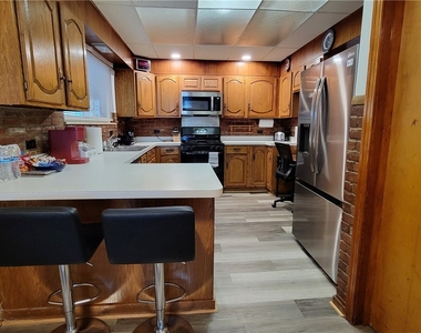 4927 Butler St - Photo Thumbnail 8