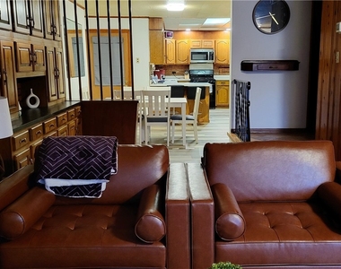 4927 Butler St - Photo Thumbnail 3