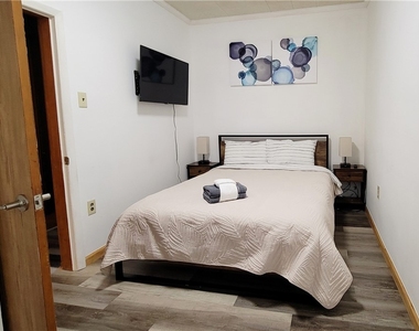4927 Butler St - Photo Thumbnail 20