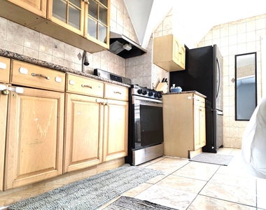 107 Bay 32nd Street - Photo Thumbnail 1