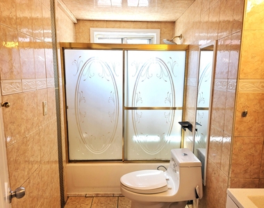 107 Bay 32nd Street - Photo Thumbnail 4
