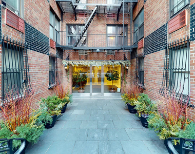 West 13th Street - Photo Thumbnail 14