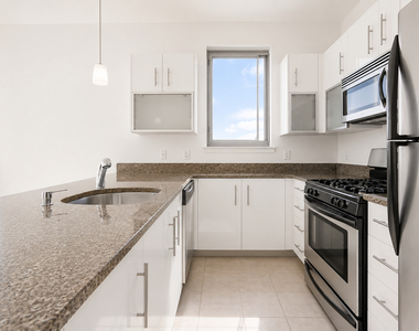 110 4th Avenue - Photo Thumbnail 3