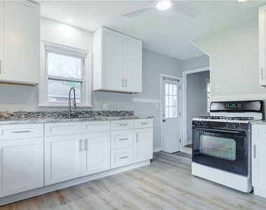 146 Prospect Street - Photo Thumbnail 7