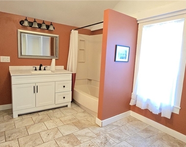 6 Rochester Street - Photo Thumbnail 4
