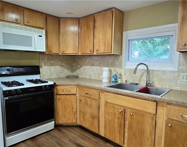 6 Rochester Street - Photo Thumbnail 3