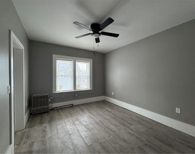 2042 Dewey Avenue - Photo Thumbnail 5