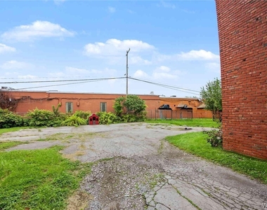 40 Eagan Drive - Photo Thumbnail 22
