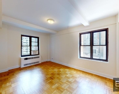 East 56th Street - Photo Thumbnail 5