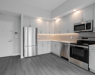 183-03 Hillside Avenue - Photo Thumbnail 4