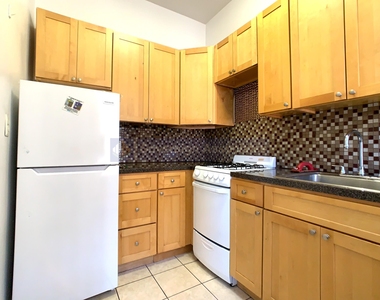 928 Amsterdam Avenue - Photo Thumbnail 3