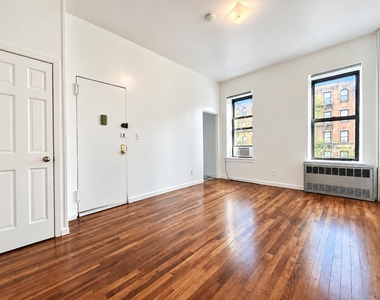 928 Amsterdam Avenue - Photo Thumbnail 8