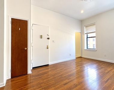 928 Amsterdam Avenue - Photo Thumbnail 2