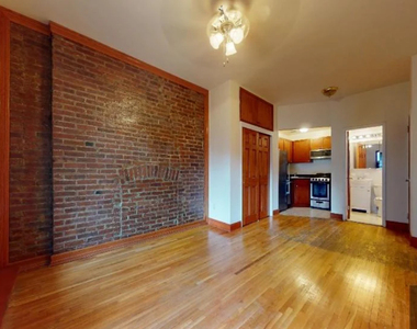 West 76th Street - Photo Thumbnail 4