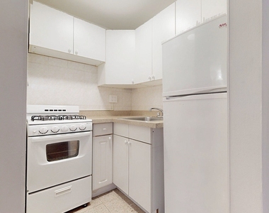 371 1st Avenue - Photo Thumbnail 3