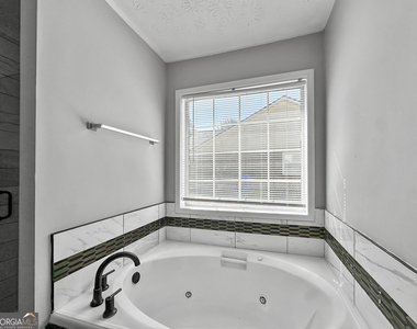 140 Landing Drive - Photo Thumbnail 7