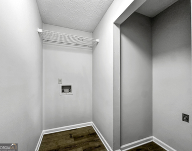 140 Landing Drive - Photo Thumbnail 4