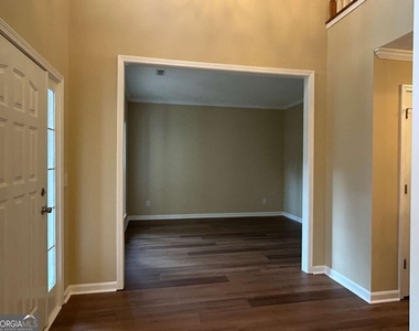 75 Sycamore Way - Photo Thumbnail 8