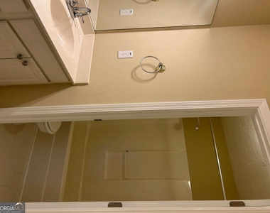 75 Sycamore Way - Photo Thumbnail 34