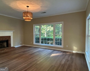 75 Sycamore Way - Photo Thumbnail 14