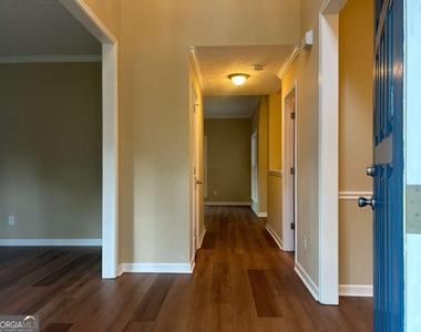 75 Sycamore Way - Photo Thumbnail 4