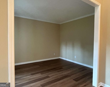 75 Sycamore Way - Photo Thumbnail 9