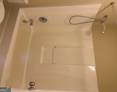 75 Sycamore Way - Photo Thumbnail 35