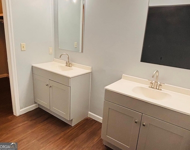 3393 Framingham Drive - Photo Thumbnail 13