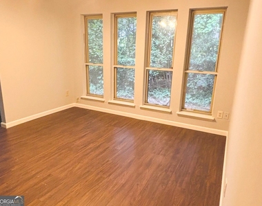 3393 Framingham Drive - Photo Thumbnail 5