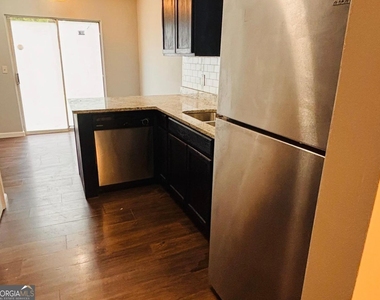 3393 Framingham Drive - Photo Thumbnail 9