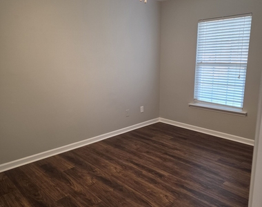 2432 Black Forest Drive - Photo Thumbnail 14