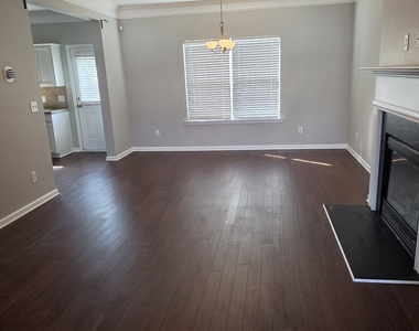 2432 Black Forest Drive - Photo Thumbnail 4