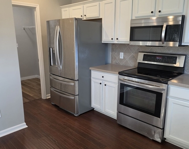 2432 Black Forest Drive - Photo Thumbnail 8