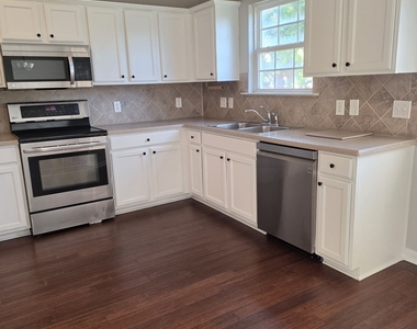 2432 Black Forest Drive - Photo Thumbnail 7