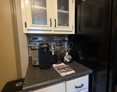 520 Cornwallis Way - Photo Thumbnail 6