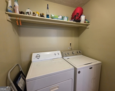 520 Cornwallis Way - Photo Thumbnail 8
