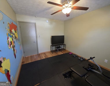 520 Cornwallis Way - Photo Thumbnail 15