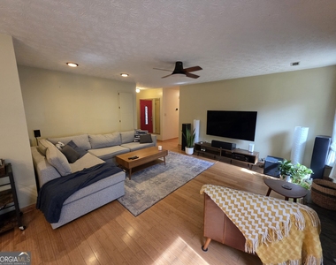 520 Cornwallis Way - Photo Thumbnail 1