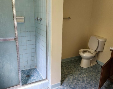 2325 Wexford Drive - Photo Thumbnail 8