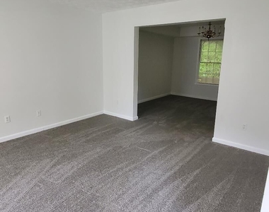 2325 Wexford Drive - Photo Thumbnail 2