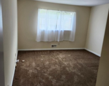 2325 Wexford Drive - Photo Thumbnail 5