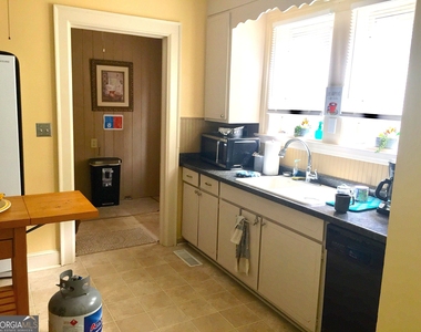 827 Boulevard - Photo Thumbnail 7