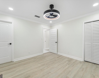 6073 Fieldcrest Drive - Photo Thumbnail 20